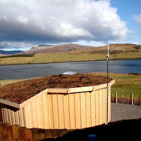 Skye Cabins Skeabost Eksteriør bilde