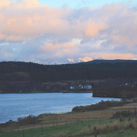 Skye Cabins Skeabost Eksteriør bilde