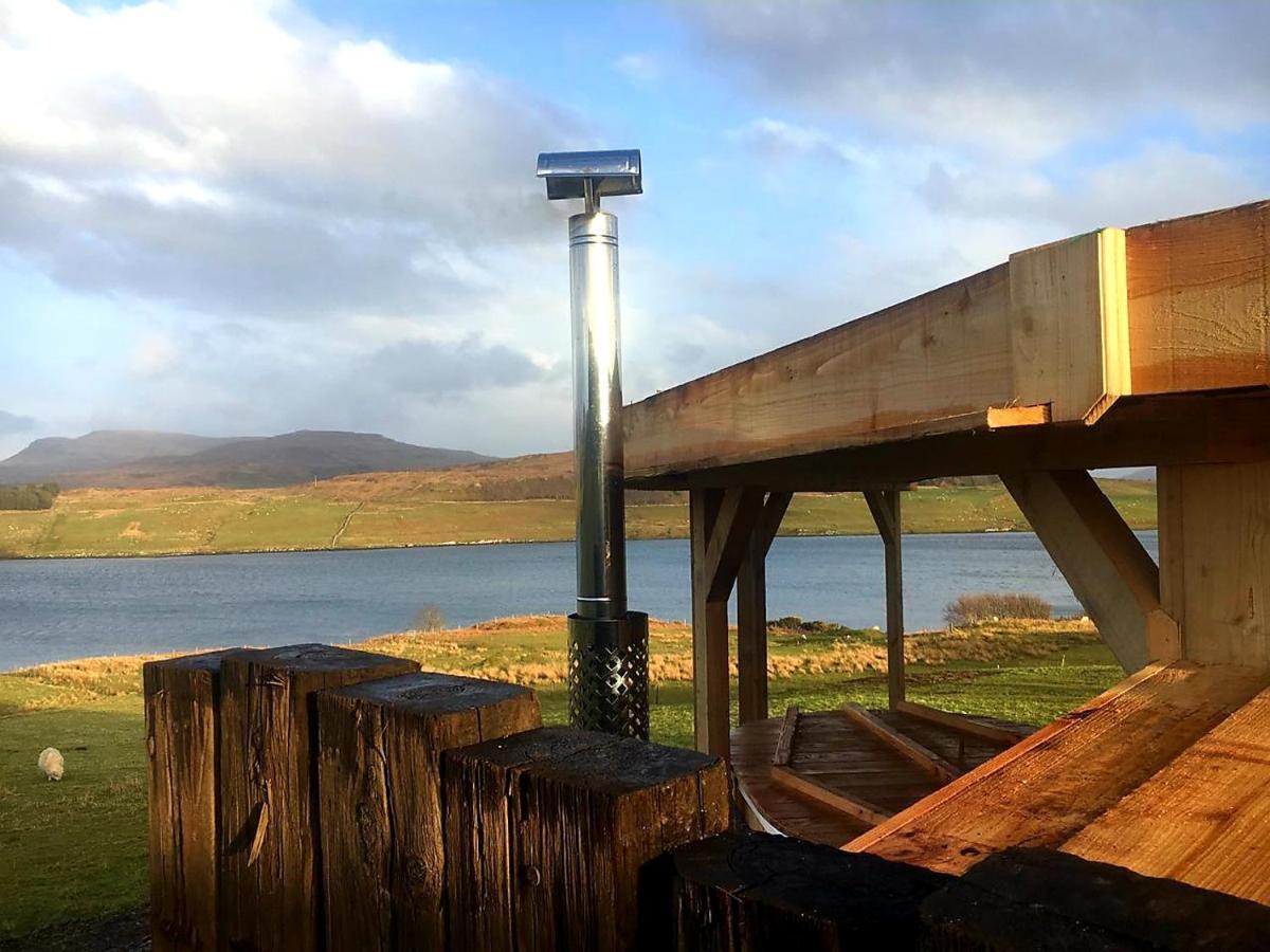 Skye Cabins Skeabost Eksteriør bilde