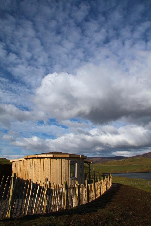Skye Cabins Skeabost Eksteriør bilde