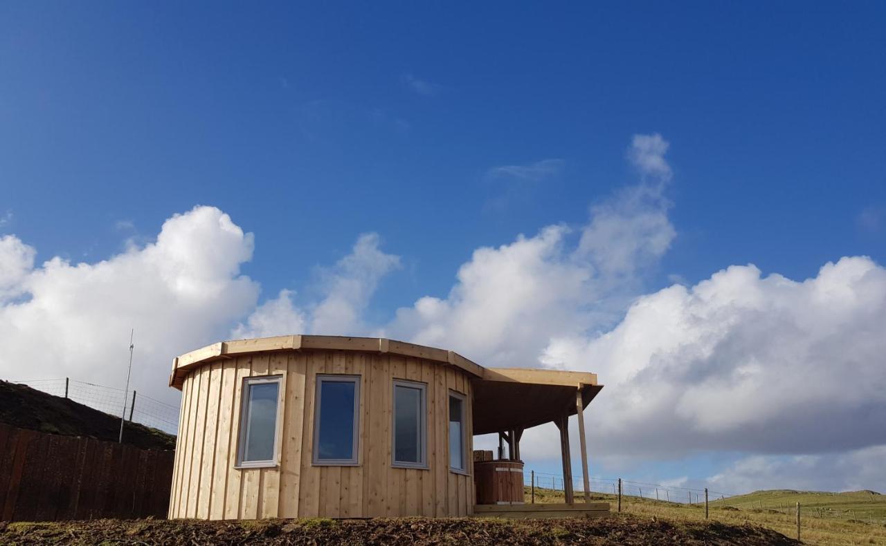 Skye Cabins Skeabost Eksteriør bilde