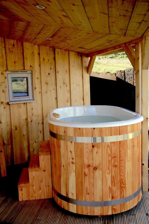 Skye Cabins Skeabost Eksteriør bilde