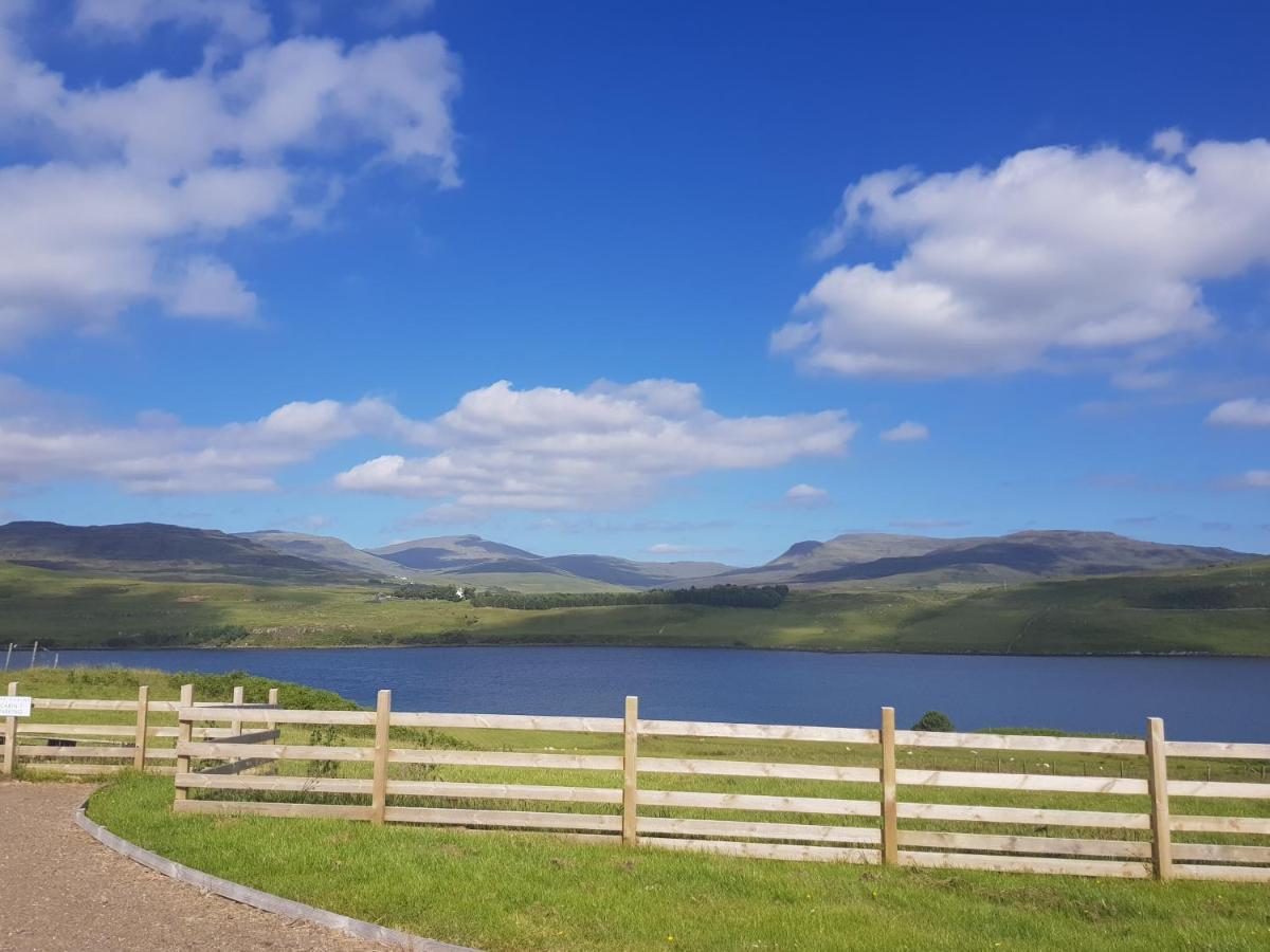 Skye Cabins Skeabost Eksteriør bilde