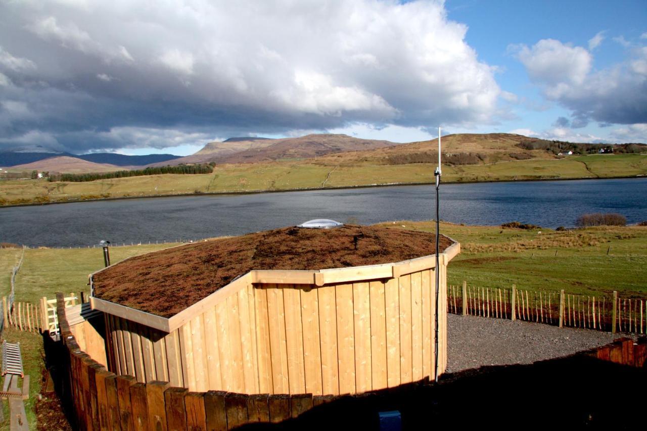 Skye Cabins Skeabost Eksteriør bilde